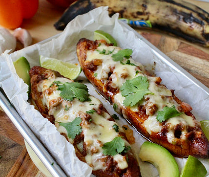 Canoas de Plátanos Maduros (Stuffed Plantain Boats)