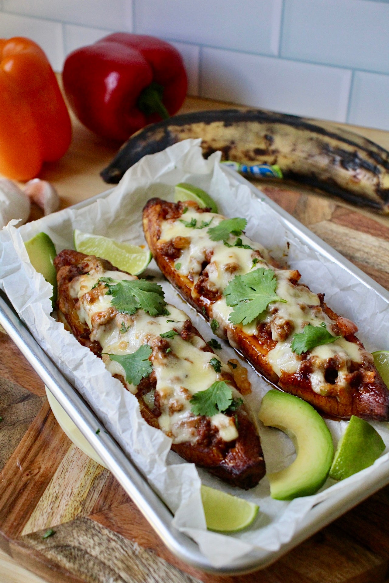 Canoas de Plátanos Maduros (Stuffed Plantain Boats)