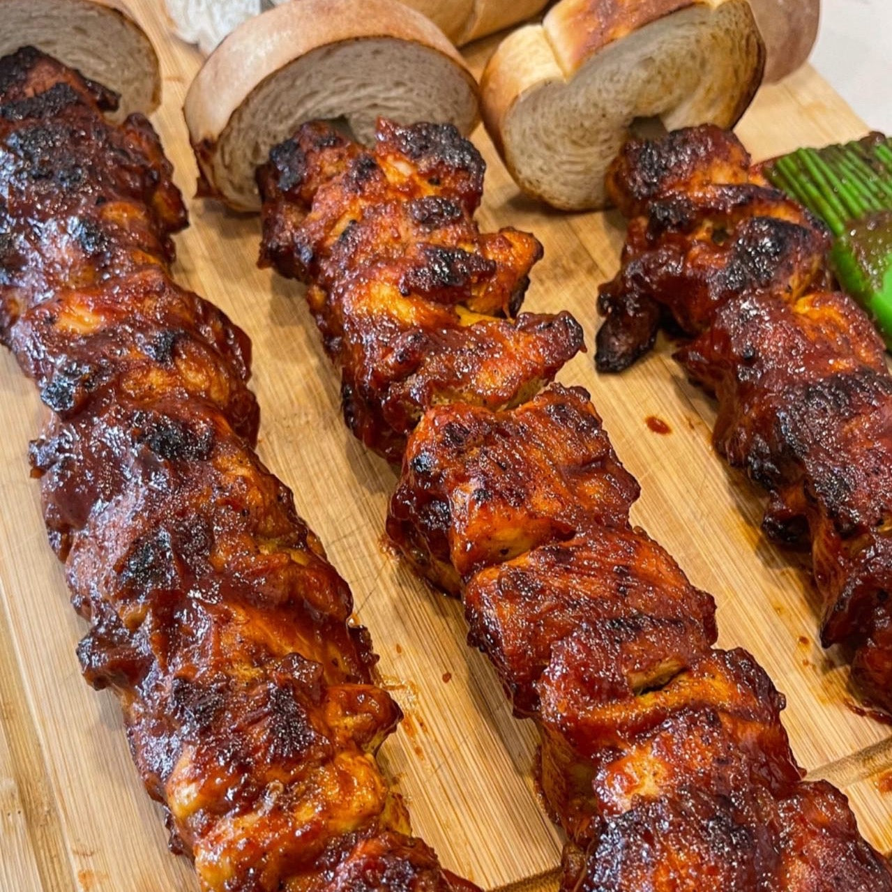 Pinchos con Guava BBQ Sauce