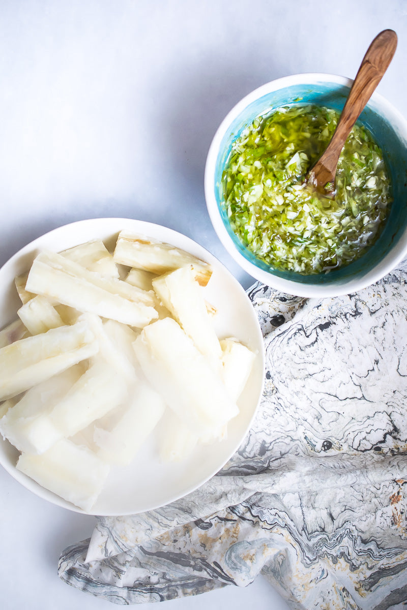 Yuca Con Mojo de Cebolla Verde